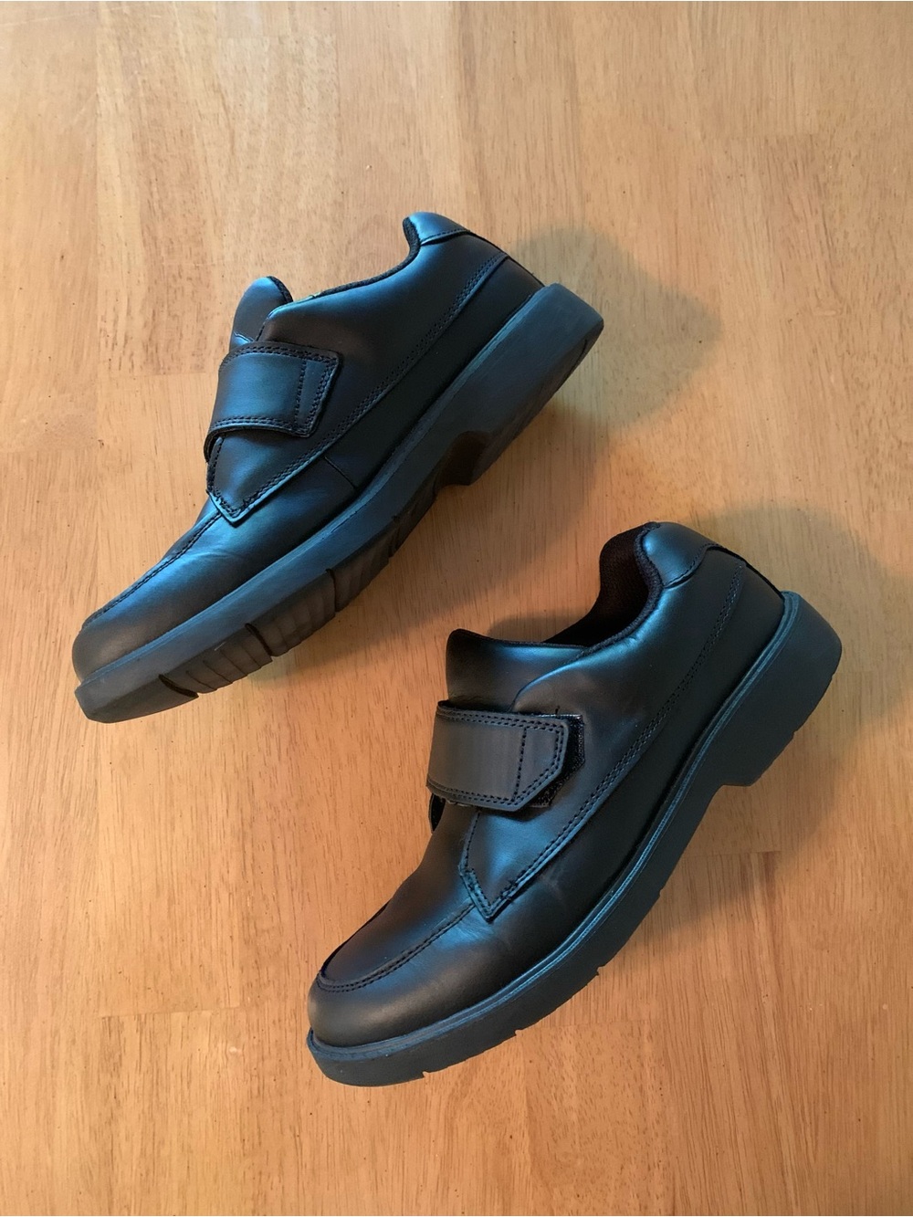 Stride Rite SR Laurence Leather Velcro Loafer/ Dress Shoes, Size 4W Boys Youth